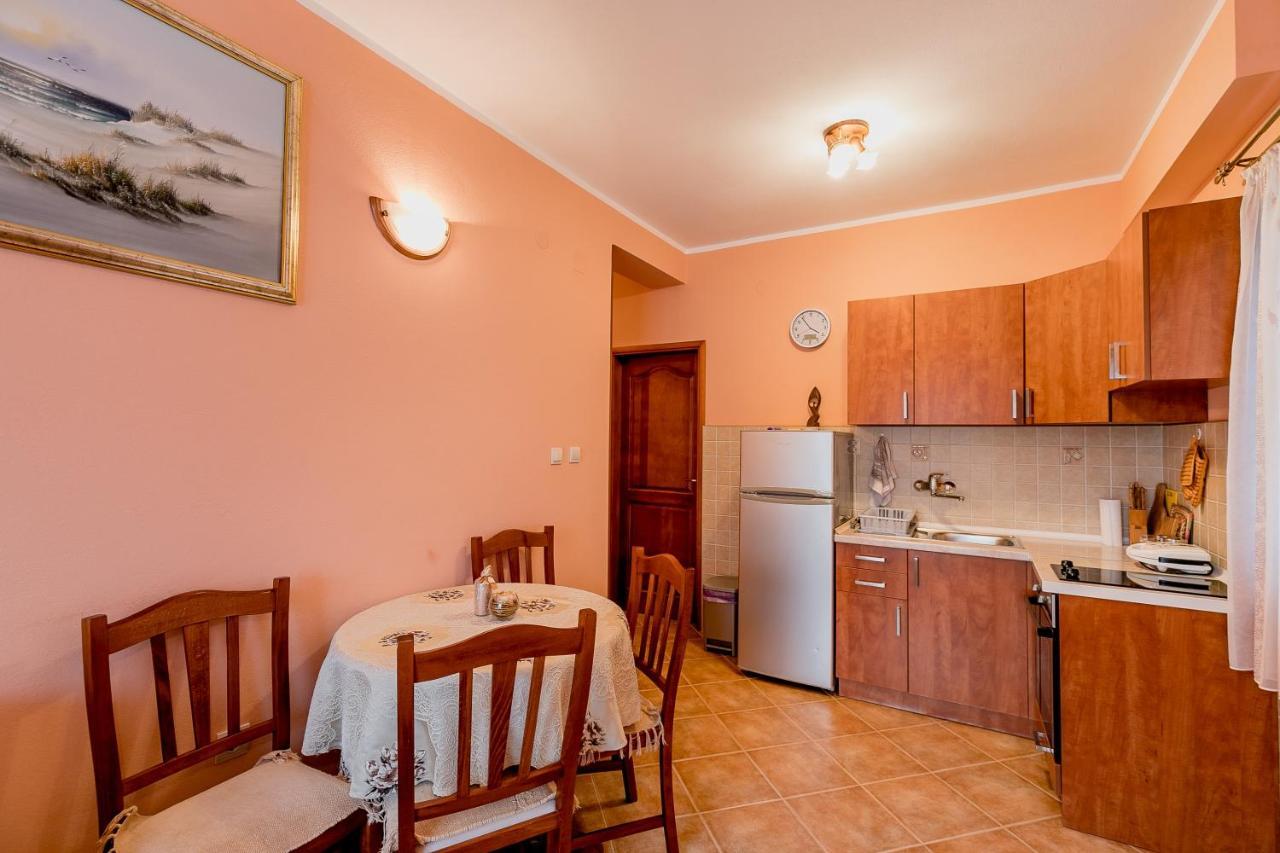 Apartments Gudelj Kamenari Luaran gambar
