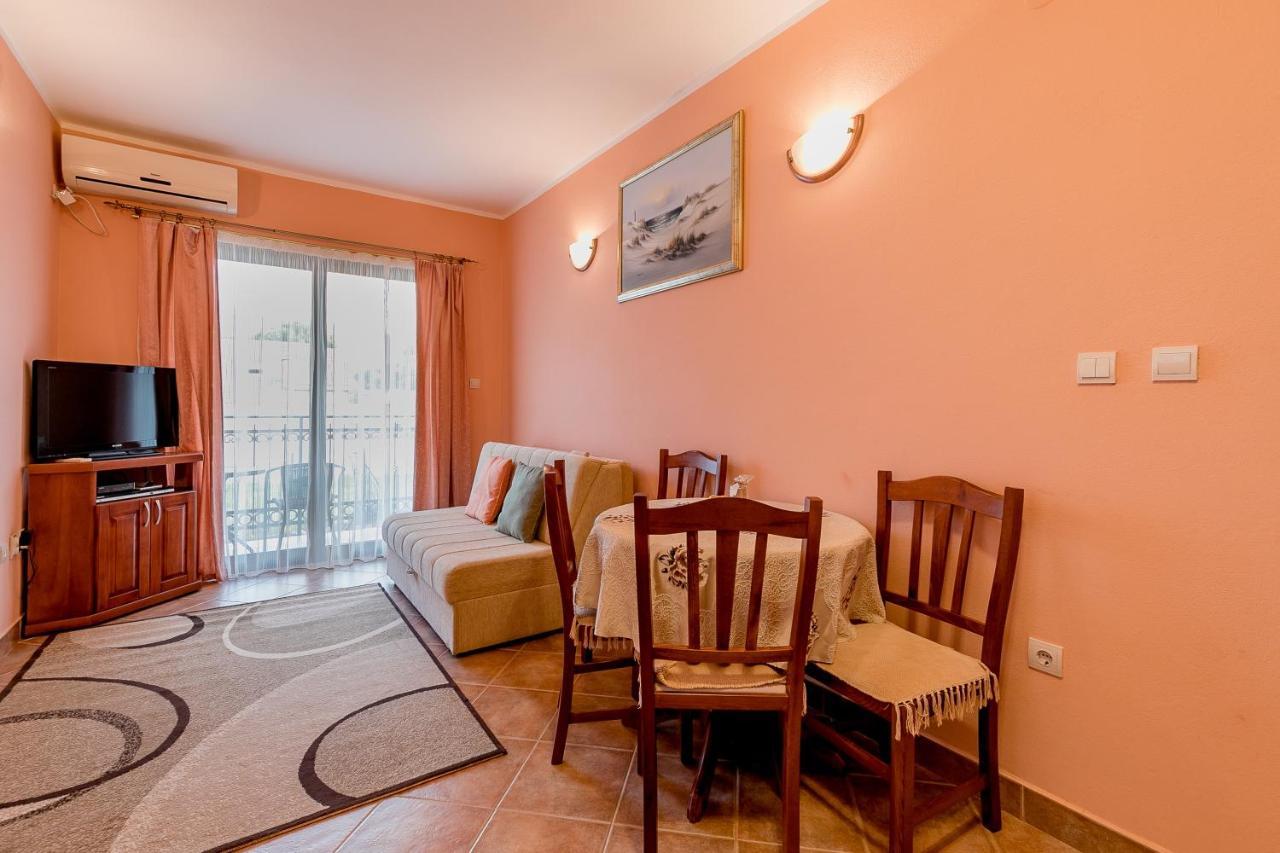 Apartments Gudelj Kamenari Luaran gambar