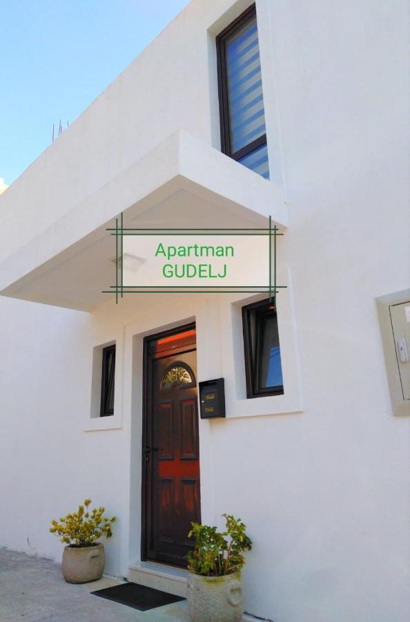 Apartments Gudelj Kamenari Luaran gambar